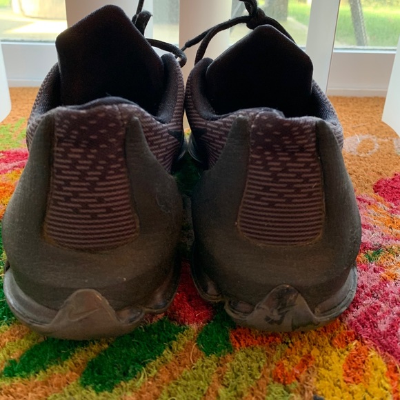 Nike Black Lebrons Size 4Y Unisex - Picture 4 of 9